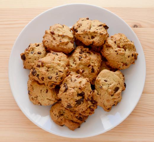 Xanthan gum may be used to make gluten-free baked goods fluffier.