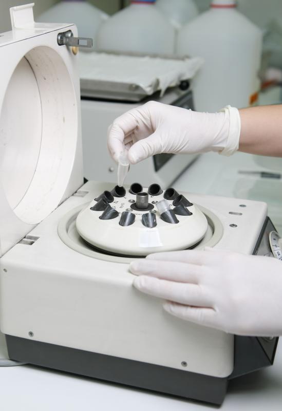 What is a Centrifuge? (with pictures)