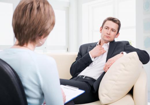 A therapist that follows cognitive theory focuses on helping the patient change his or her thinking patterns.